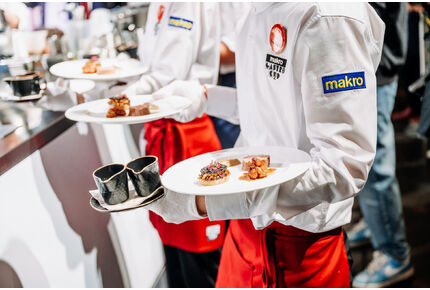 Soutěžící připravovali dvouchodové menu z předem daných hlavních surovin.jpg